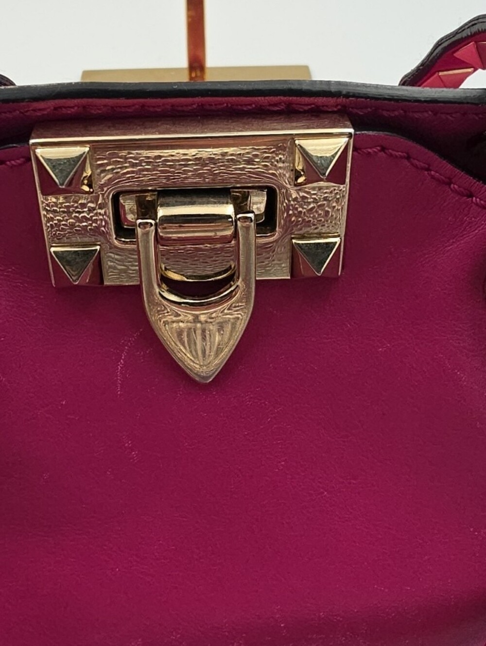 Valentino Garavani Fushia Rock Stud 2-Way Small Tote Gold Hardware (EUC)COA💖 - Picture 2 of 11